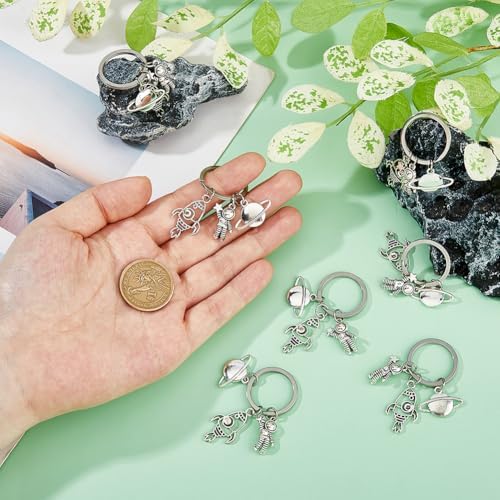 SUPERFINDINGS 16Pcs Space Astronaut Keychain Set