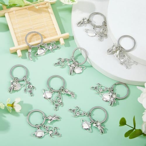 SUPERFINDINGS 16Pcs Space Astronaut Keychain Set