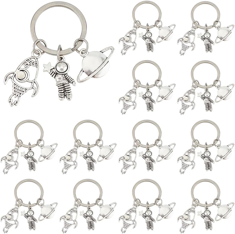 SUPERFINDINGS 16Pcs Space Astronaut Keychain Set