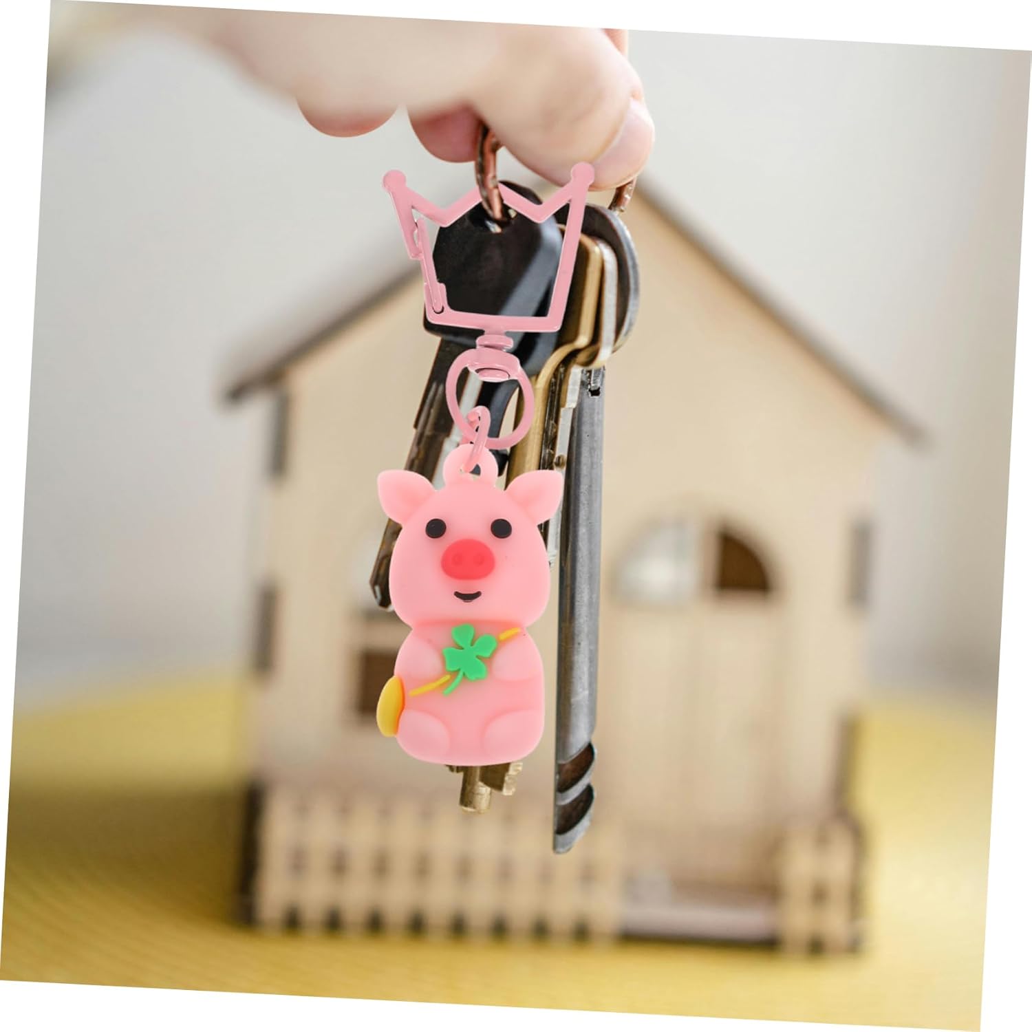 Mobestech 20pcs Cute Pig Keychains for St Patricks Day Party Favors