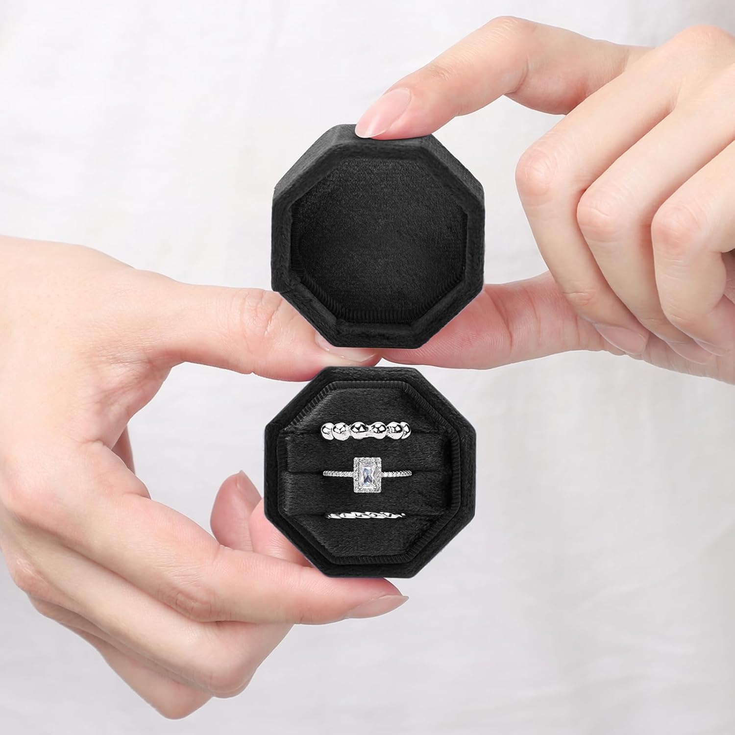 WantGor Velvet Ring Box with 3 Slots Black
