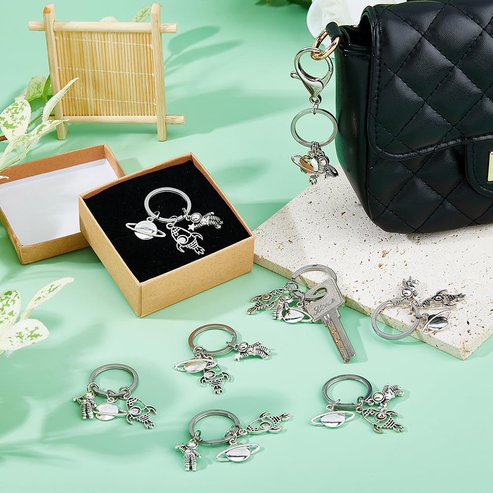 SUPERFINDINGS 16Pcs Space Astronaut Keychain Set