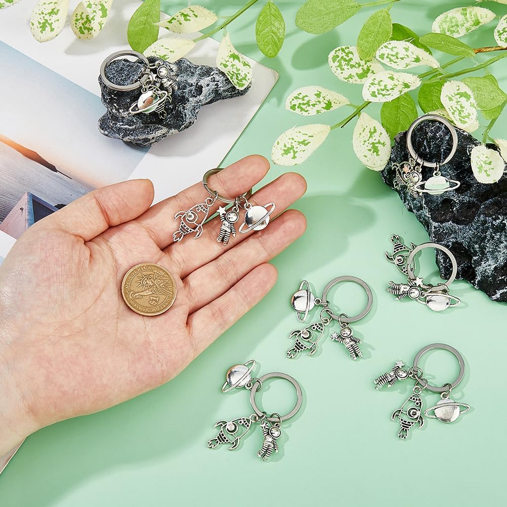 SUPERFINDINGS 16Pcs Space Astronaut Keychain Set