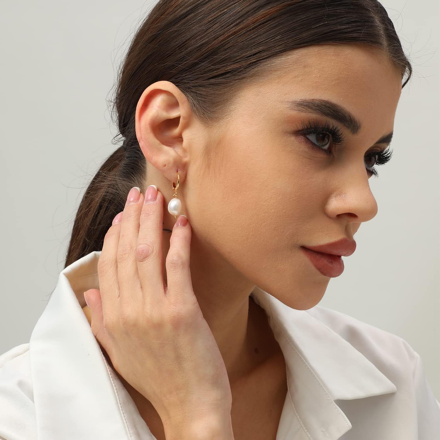 XYJZXY Gold Huggie Hoop Earrings with Charm